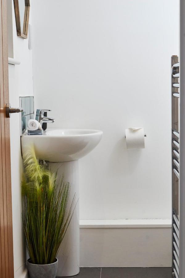 The Nutcracker Suite - Self Check-In, Self-Catering Apartment For East Midlands Airport Kegworth Buitenkant foto